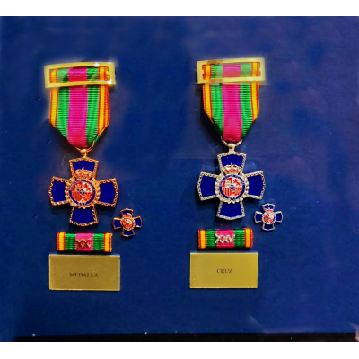 VITRINA CUADRO MEDALLAS POLICIA NACIONAL