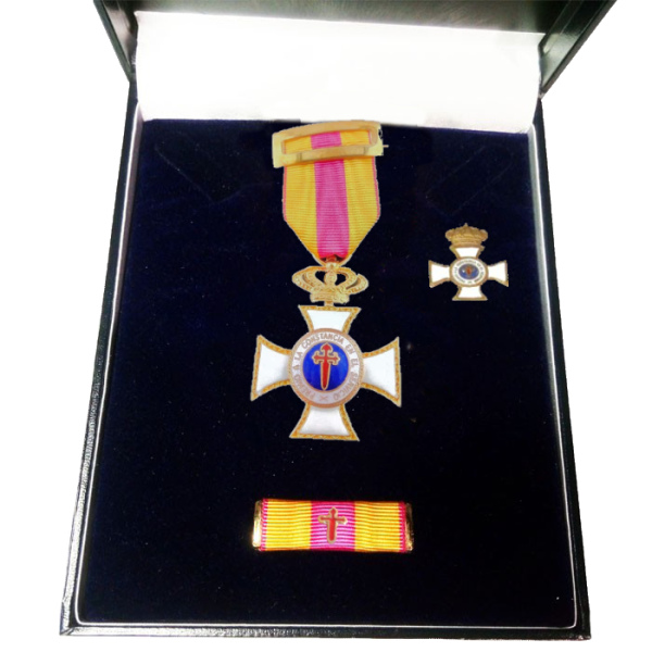 ESTUCHE COMPLETO MEDALLA CRUZ DE ORO A LA CONSTANCIA EN EL SERVICIO MILITAR/GUARDIA CIVIL XXX AÑOS (30 AÑOS) ANTIGUEDAD