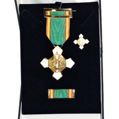 ESTUCHE COMPLETO CNP DISTINTIVO BLANCO (ESTUCHE + MEDALLA + PASADOR + PIN)