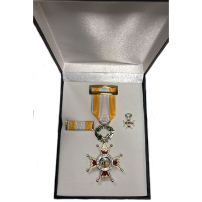 CONJUNTO MEDALLA CRUZ DE PLATA DE LA ORDEN DE ISABEL LA CATÓLICA