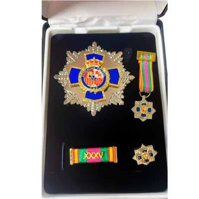 ESTUCHE PLACA XXXV AÑOS...