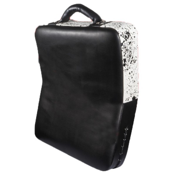 ESCUDO DE GOLPEO PIEL CURVADO LOW KICK (55x45x10)