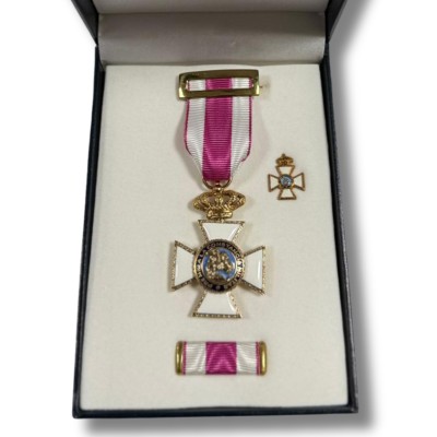 ESTUCHE MEDALLA REAL Y...