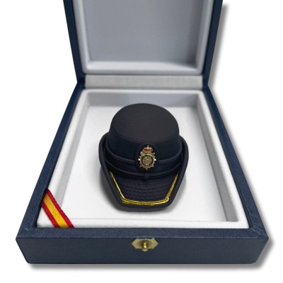 ESCULTURA BOMBIN / GORRA...