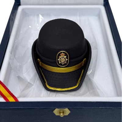 ESCULTURA BOMBIN / GORRA...