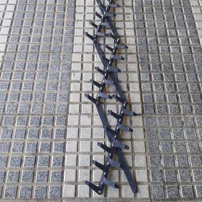 CADENA PLANA DE POLIMERO RETRACTIL CON CLAVOS DE 5 METROS